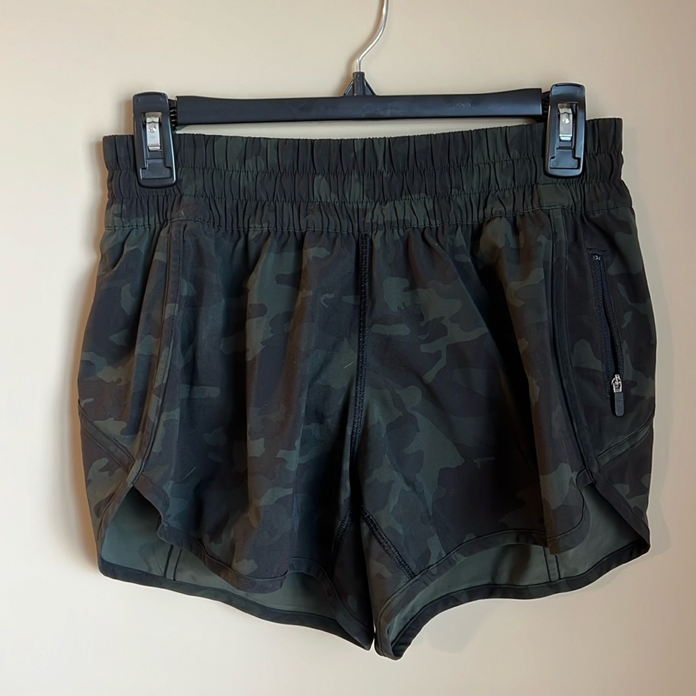 Lululemon Tracker Low-Rise Lined Short 4”
